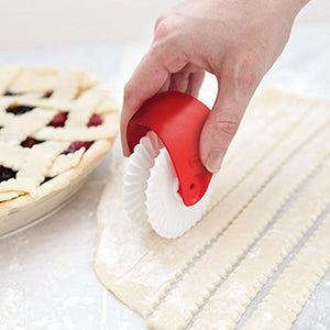 Decorating Plunger and Pastry Wheel Cutter Set